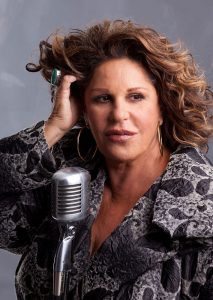 lainie kazan